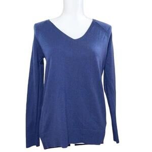 GAP Merino Wool Blend Sweater XS‎ Long Sleeve Pullover Blue Knit Soft V Neck